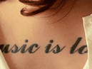 Uma enunciação sem comunicação: As tatuagens escriturais